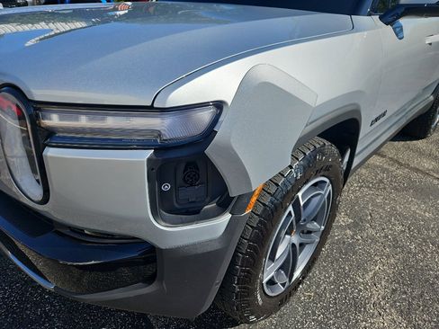 Used 2025 Rivian R1S Adventure image 5