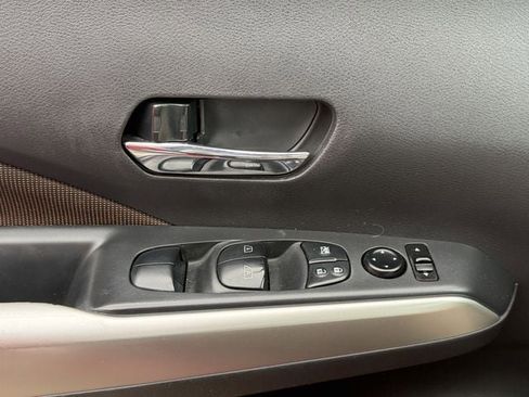 Used 2020 Nissan Kicks SR image 22