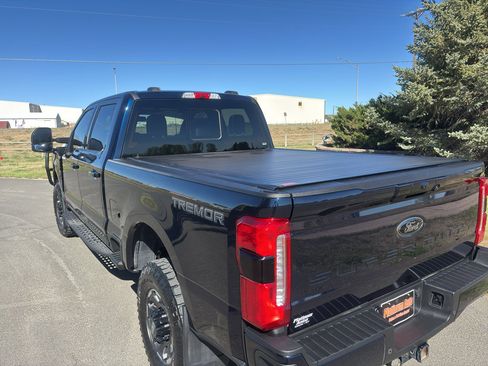 Used 2024 Ford F250 Lariat w/ Tremor Off-Road Package AWD/4WD image 4
