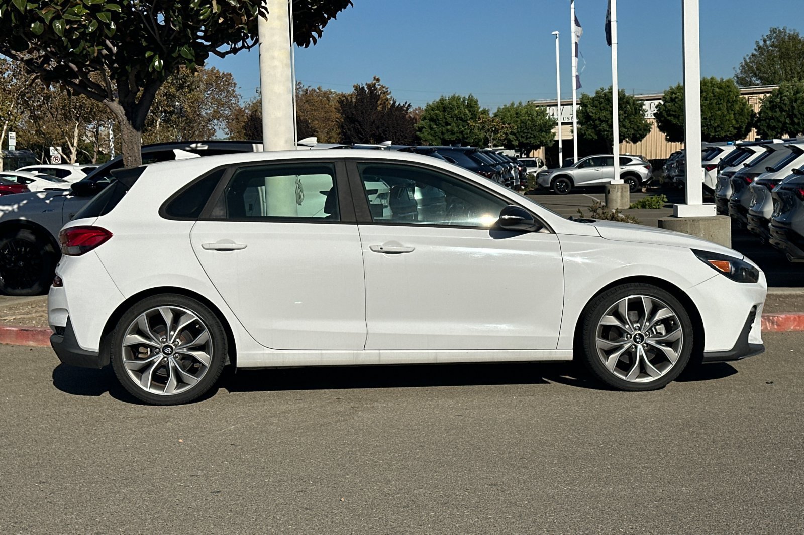 Used 2019 Hyundai Elantra GT N Line FWD image 3