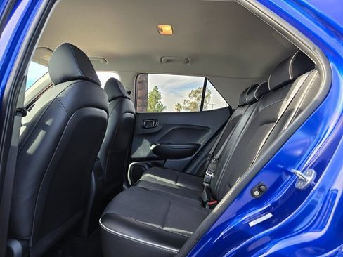 Certified 2022 Hyundai Venue Limited w/ Cargo Package image 16