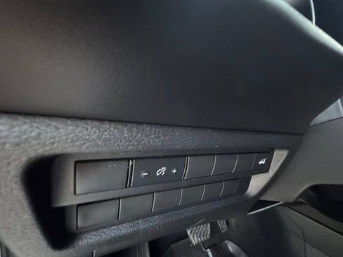 Used 2024 Mitsubishi Outlander SE FWD image 6