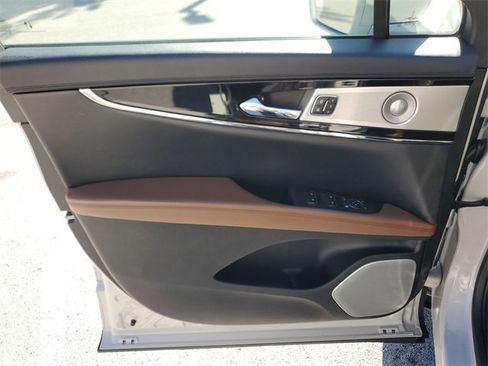 Used 2021 Lincoln Nautilus Reserve w/ Equipment Group 202A image 20