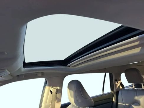 Used 2022 Toyota Highlander XLE image 26