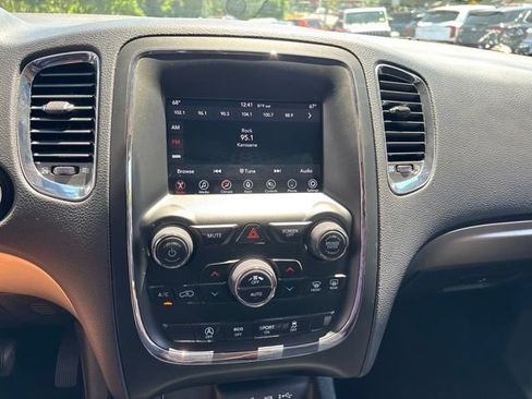 Used 2018 Dodge Durango SXT w/ 3rd Row Seating Group AWD/4WD image 18