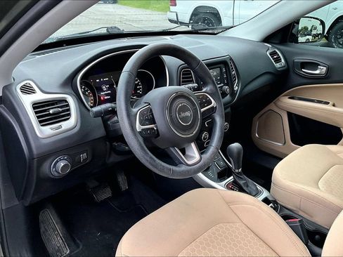 Used 2018 Jeep Compass Sport AWD/4WD image 12