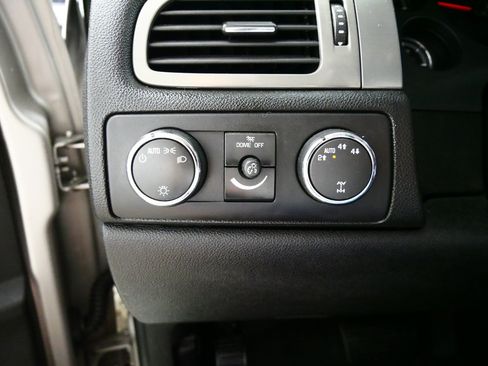 Used 2009 Chevrolet Avalanche LS w/ Convenience Package #1 AWD/4WD image 26