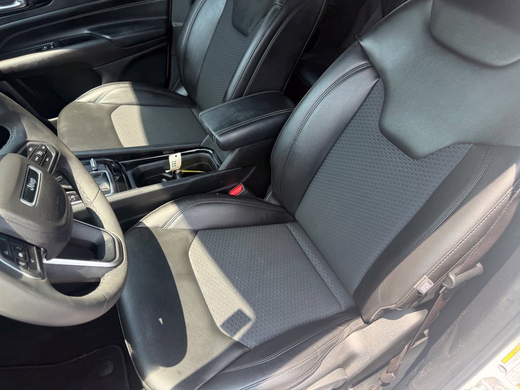 Used 2022 Jeep Compass Latitude AWD/4WD image 13