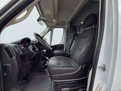 Used 2020 RAM ProMaster 2500 w/ Premium Appearance Group image 12