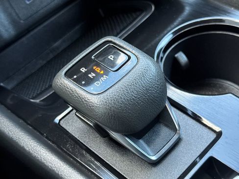Used 2023 Nissan Rogue S AWD/4WD image 20