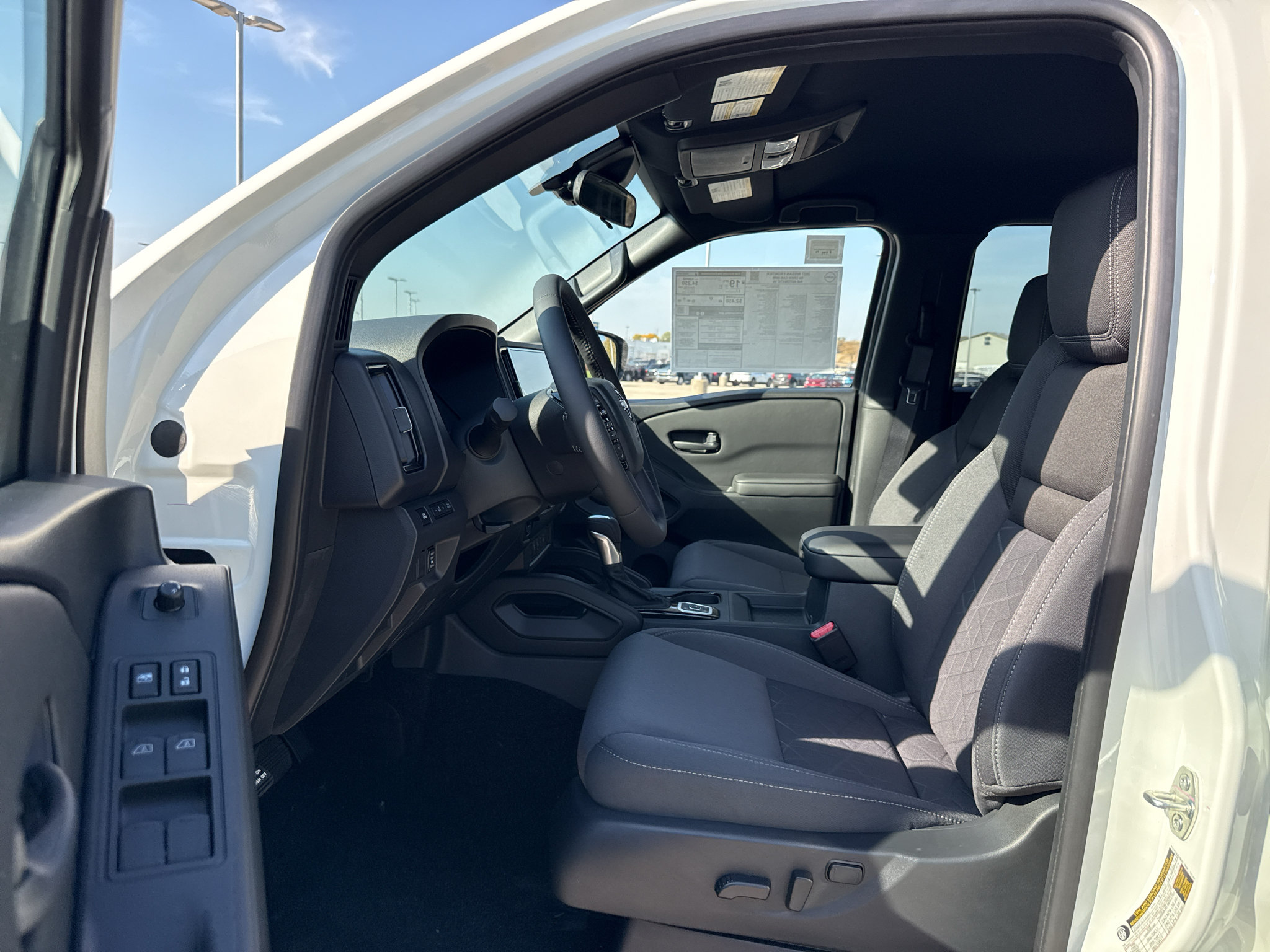 New 2027 Nissan Frontier SV w/ SV Convenience Package AWD/4WD image 4