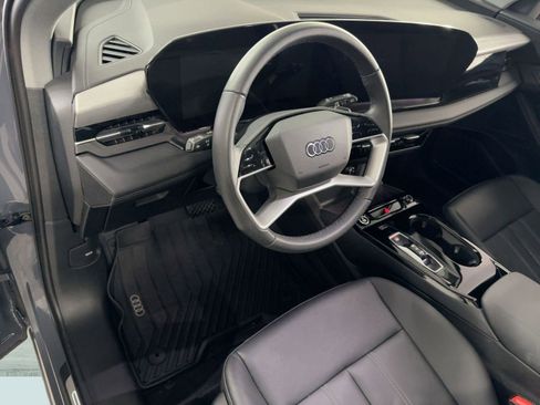 Used 2025 Audi Q6 e-tron Premium w/ Convenience Package image 4