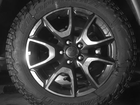 Used 2025 Jeep Compass Trailhawk AWD/4WD image 15