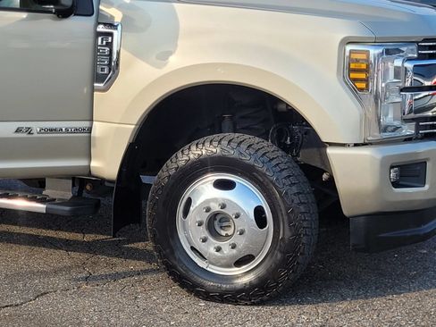 Used 2018 Ford F350 Lariat w/ Lariat Ultimate Package AWD/4WD image 13