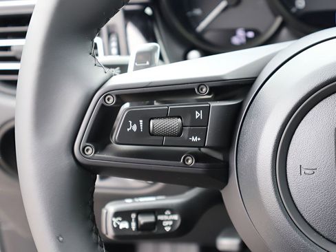 New 2026 Porsche Macan image 28