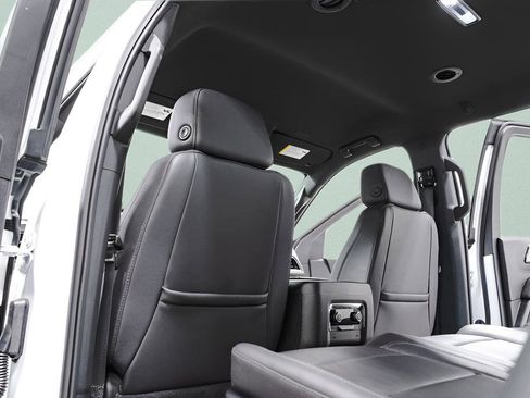 Used 2025 Chevrolet Tahoe LT image 34