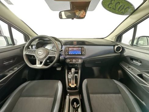 Used 2023 Nissan Versa SV FWD image 4