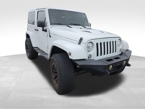 Used 2017 Jeep Wrangler Sahara w/ Dual Top Group AWD/4WD image 7