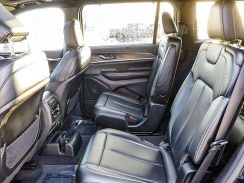 Certified 2024 Jeep Grand Cherokee L Limited w/ Luxury Tech Group II image 23