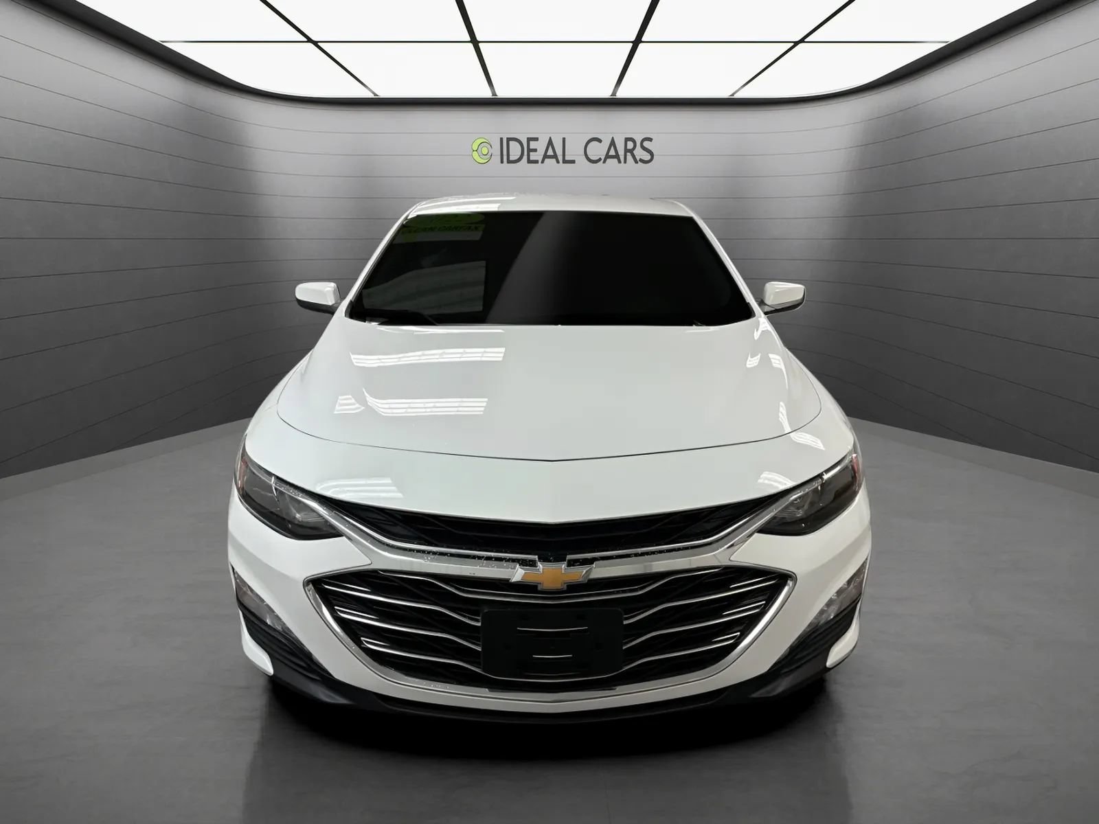 Used 2022 Chevrolet Malibu LT FWD image 2