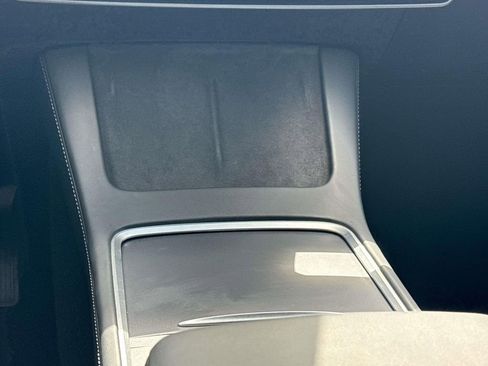 Used 2024 Tesla Model Y Long Range AWD/4WD image 21