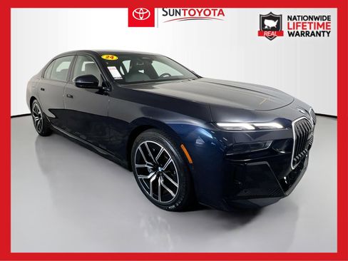 Used 2024 BMW 740i image 1