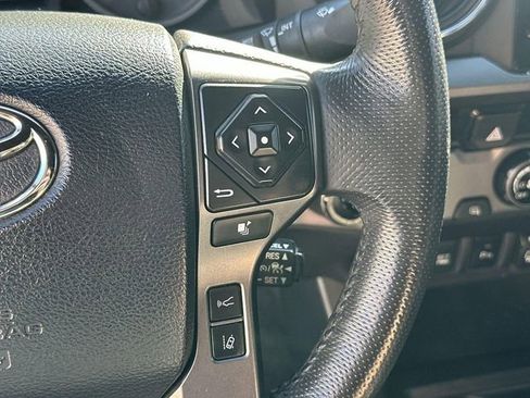 Used 2018 Toyota Tacoma TRD Sport w/ Technology Package image 34