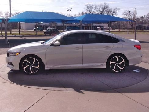 Used 2019 Honda Accord Sport image 12