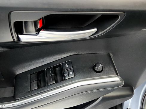 Certified 2021 Toyota Highlander XLE image 33