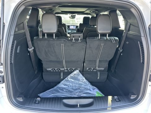 New 2026 Chrysler Pacifica Select w/ S Appearance Package FWD image 15
