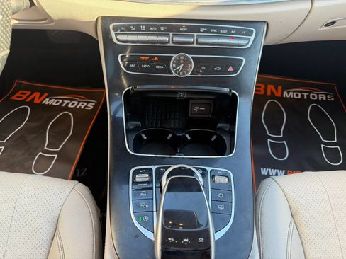 Used 2017 Mercedes-Benz E 300 4MATIC image 11