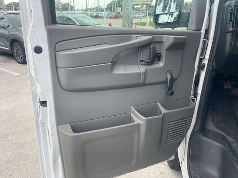 Used 2013 Chevrolet Express 1500 image 18
