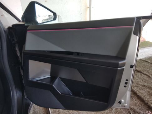 Used 2026 Tesla Cybertruck 2WD Crew Cab image 11