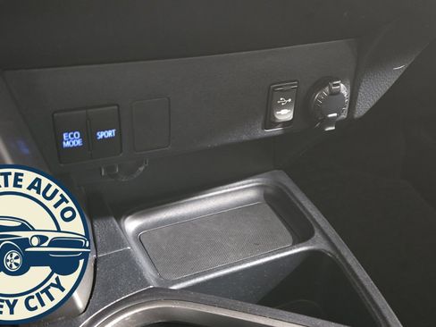 Used 2018 Toyota RAV4 LE w/ All Weather Liner Package image 15