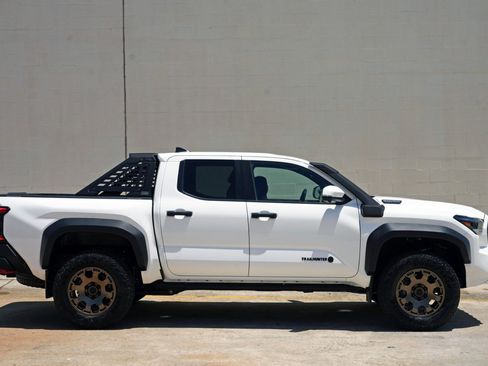 Used 2024 Toyota Tacoma 4x4 Double Cab Hybrid image 57