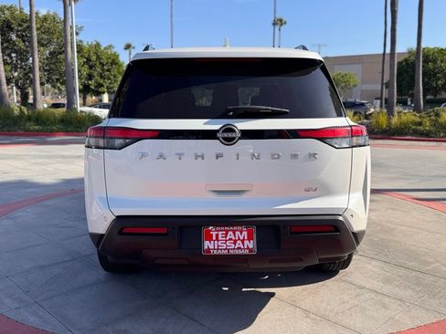 Certified 2024 Nissan Pathfinder SV FWD image 7