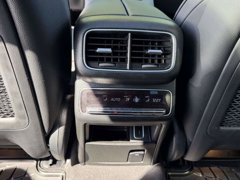 Used 2023 Mercedes-Benz GLS 450 4MATIC image 14