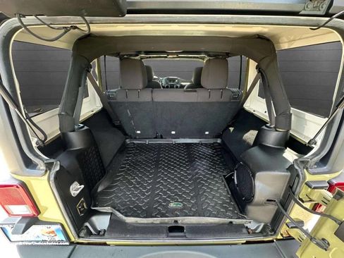 Used 2013 Jeep Wrangler Unlimited Sport image 15