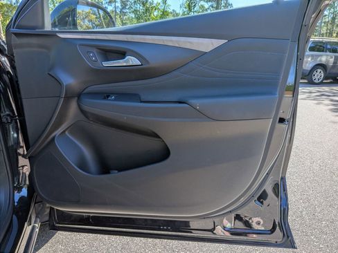 Used 2024 Buick Envista Sport Touring w/ Convenience I Package FWD image 33