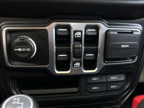 Used 2021 Jeep Wrangler Unlimited Sport image 22