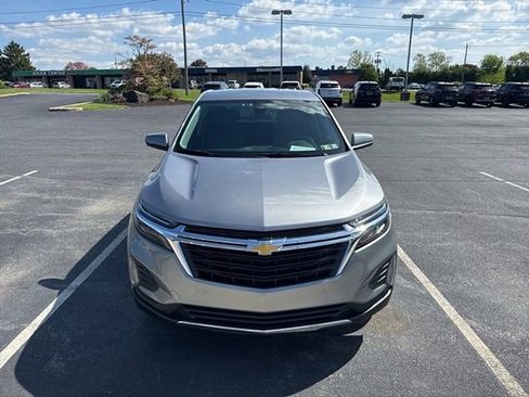 Used 2024 Chevrolet Equinox LT FWD image 2