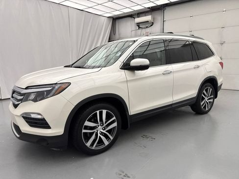 Used 2016 Honda Pilot Touring image 3