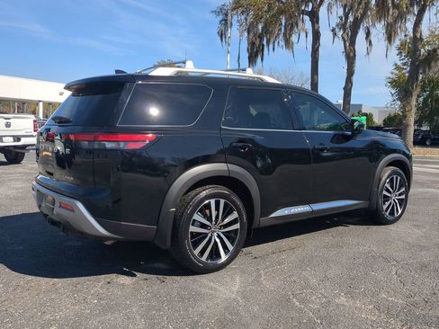 Certified 2025 Nissan Pathfinder Platinum image 4