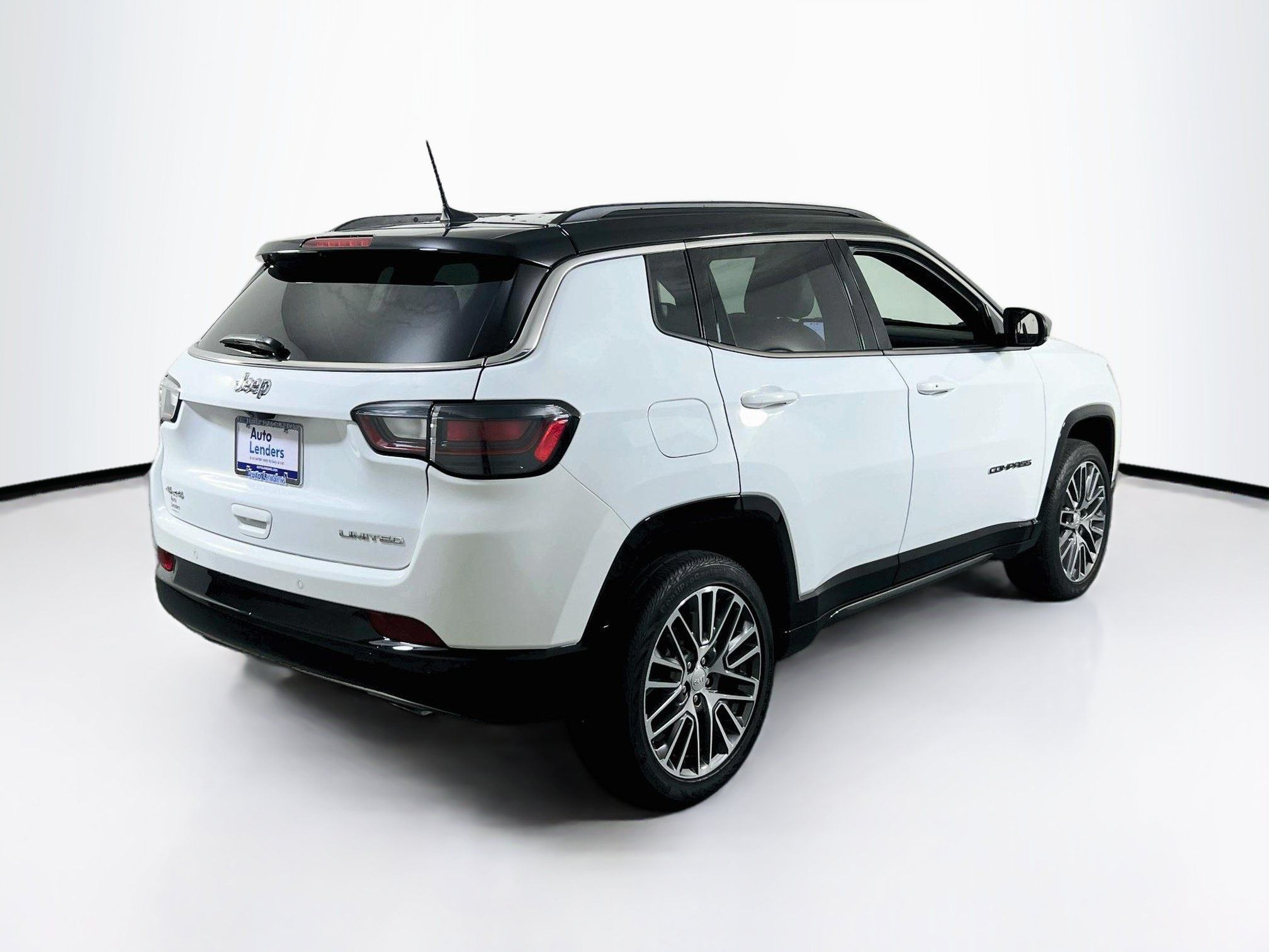 Used 2023 Jeep Compass Limited w/ Elite Group AWD/4WD image 5