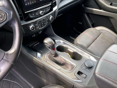 Used 2022 Chevrolet Traverse RS FWD image 18