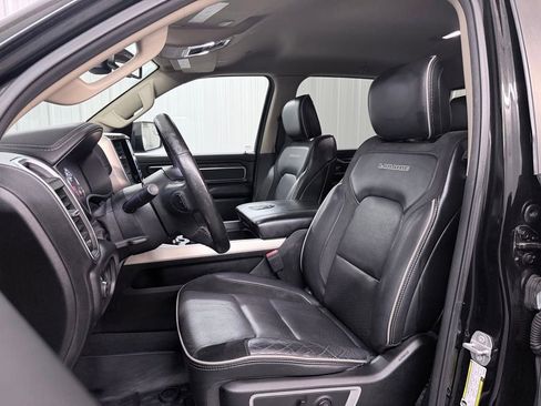 Used 2019 RAM 1500 Laramie AWD/4WD image 12