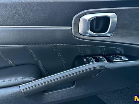 Used 2024 Kia Sorento SX image 11