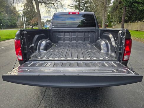 Used 2017 RAM 1500 Express image 13