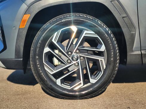 Used 2025 Hyundai Tucson Limited AWD/4WD image 19
