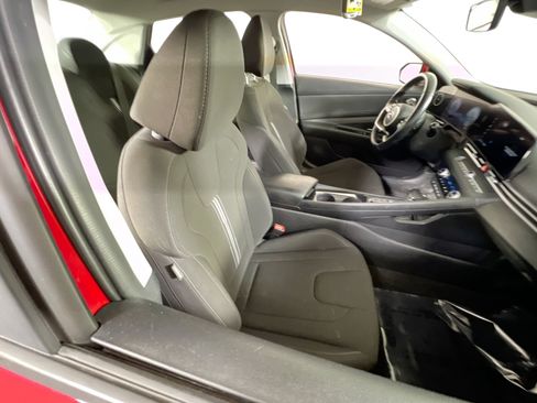 Used 2023 Hyundai Elantra SEL w/ Convenience Package FWD image 27